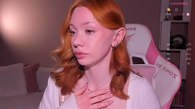 Elisahsthetics online show from April 19, 12:33 am