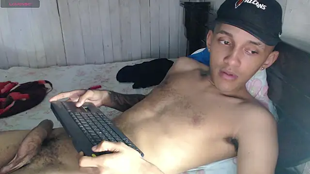 Snapshot of thebesthot chatting on December 20, 2:40 am thebesthot online show from December 20, 2:40 am