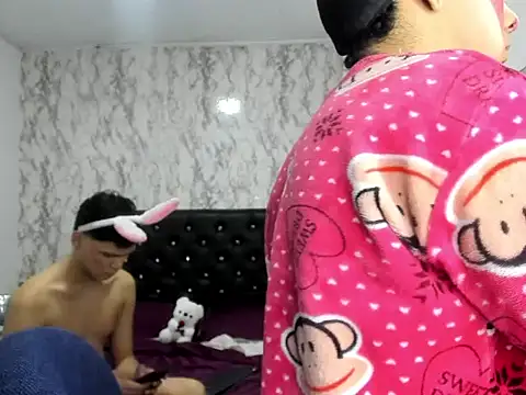 Snapshot of Lovers_Spicy chatting on November 14, 12:59 pm Lovers Spicy online show from November 14, 12:59 pm