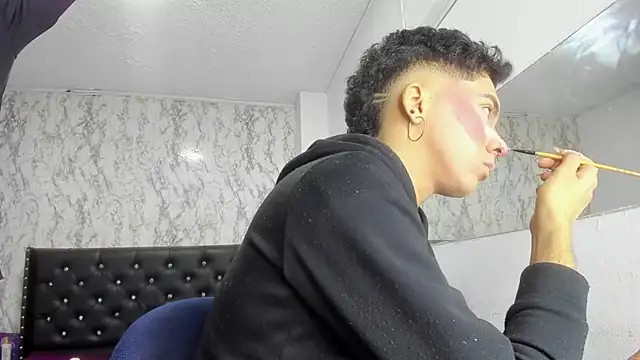 Snapshot of Lovers_Spicy chatting on December 2, 1:17 pm Lovers Spicy online show from December 2, 1:17 pm