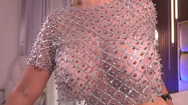 Snapshot of alicia_xoxo chatting on November 16, 2:55 pm alicia xoxo online show from November 16, 2:55 pm