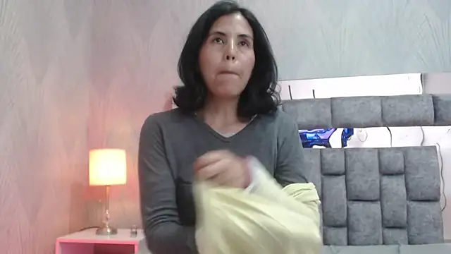 GiselaZivic online show from April 16, 7:14 pm