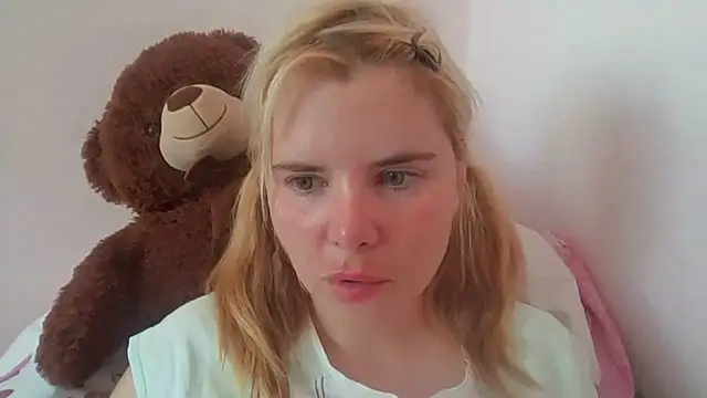 HornyElena online show from June 26, 8:19 am