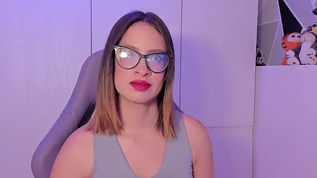 maddie walton online show from November 17, 4:18 am