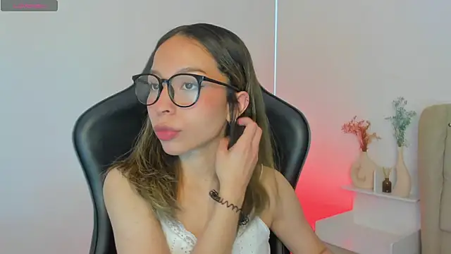 LuluuBerry online show from November 23, 11:21 am