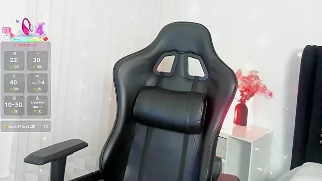 LuluuBerry online show from January 15, 12:15 am