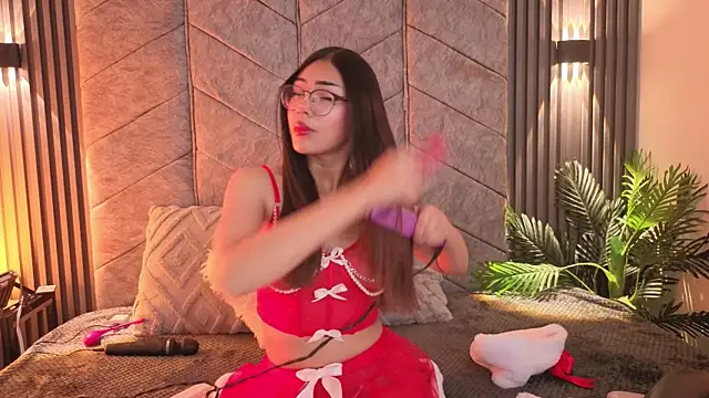  ViolletteNoir  online show from December 18, 8:15 pm