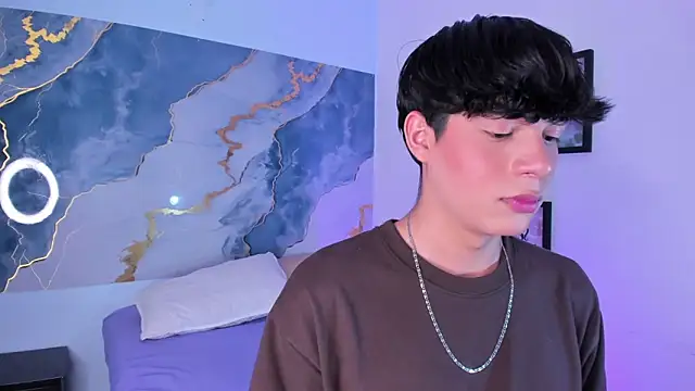 Isaac Kurtt online show from November 14, 7:56 pm