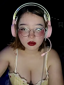 Snapshot of Michi_sauria1 chatting on November 13, 4:00 am Michi sauria1 online show from November 13, 4:00 am