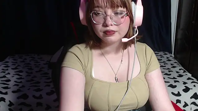 Snapshot of Michi_sauria1 chatting on December 4, 4:11 am Michi sauria1 online show from December 4, 4:11 am