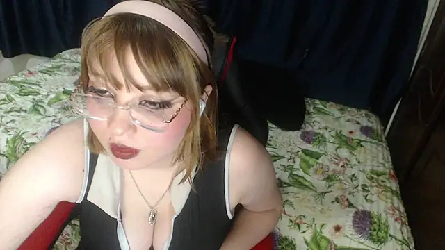 Snapshot of Michi_sauria1 chatting on December 15, 3:22 am Michi sauria1 online show from December 15, 3:22 am