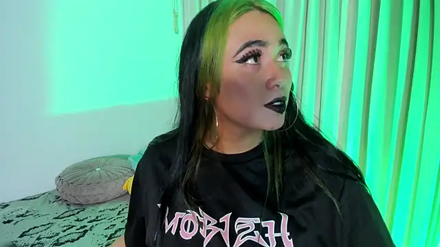 Lilith Zenith  online show from December 5, 4:32 am