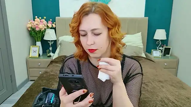 Snapshot of Evie_Berret chatting on November 13, 10:36 am Evie Berret online show from November 13, 10:36 am