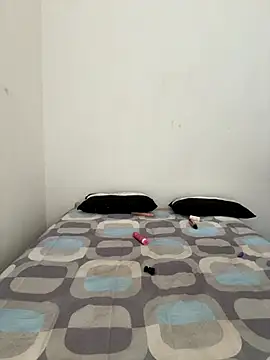 NiaLong21  online show from November 16, 2:33 pm