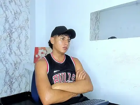 Valentino Lane online show from February 13, 2:07 am