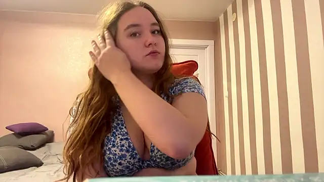 Snapshot of BabyBlissxx chatting on February 17, 7:05 am BabyBlissxx online show from February 17, 7:05 am