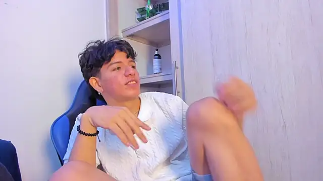 Snapshot of fredd_cs chatting on November 14, 11:13 pm fredd cs online show from November 14, 11:13 pm