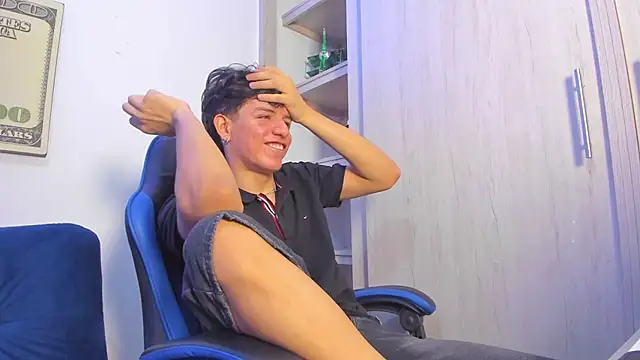 Snapshot of fredd_cs chatting on November 15, 10:59 pm fredd cs online show from November 15, 10:59 pm