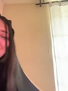 candicewest  online show from March 11, 4:46 pm