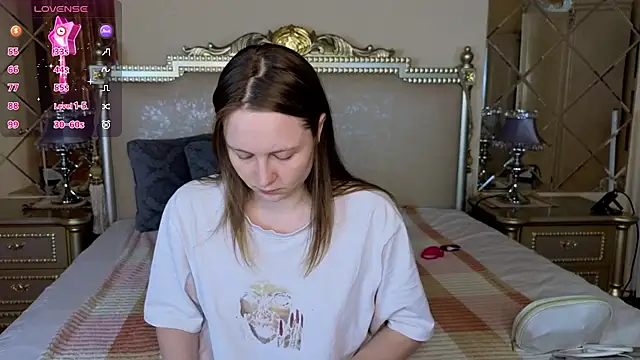 HolyBabyDoll online show from December 3, 11:52 am