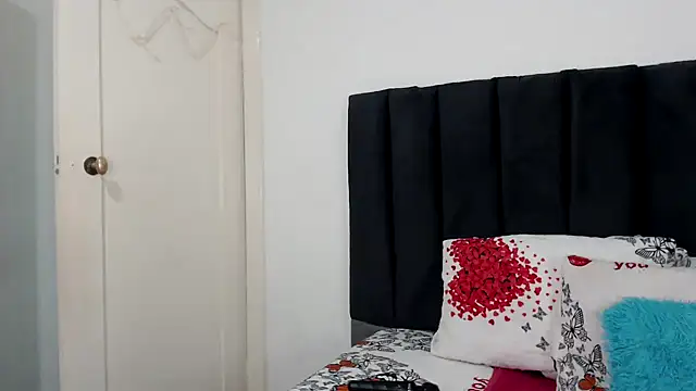 Miss-Berries online show from March 3, 8:59 pm