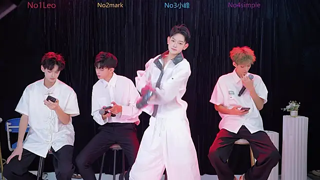 Snapshot of AAA-winner chatting on November 6, 9:37 pm AAA-winner online show from November 6, 9:37 pm