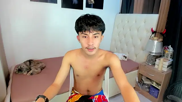 Snapshot of Urloverhardcock chatting on December 5, 6:15 pm Urloverhardcock online show from December 5, 6:15 pm