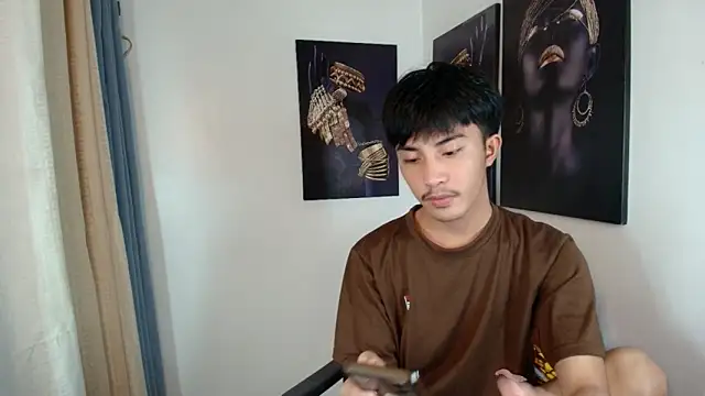 Snapshot of Urloverhardcock chatting on December 15, 4:50 am Urloverhardcock online show from December 15, 4:50 am