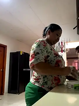 Maria-1976 online show from November 22, 7:02 pm