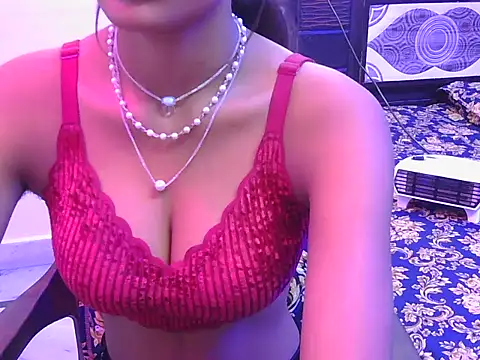 hot-nisha online show from December 18, 6:30 am