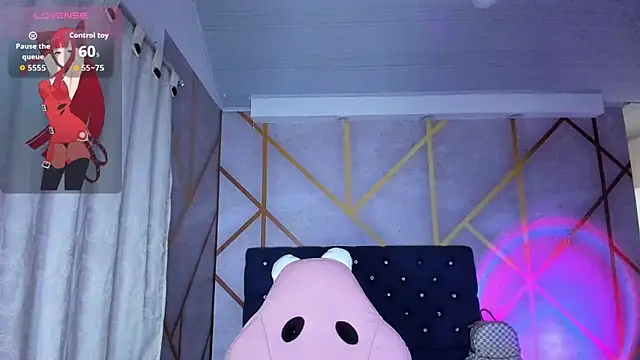 Snapshot of _vaiolet_owo chatting on February 8, 5:11 am vaiolet owo online show from February 8, 5:11 am