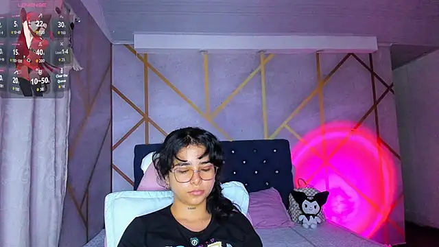 Snapshot of _vaiolet_owo chatting on February 20, 7:32 am vaiolet owo online show from February 20, 7:32 am