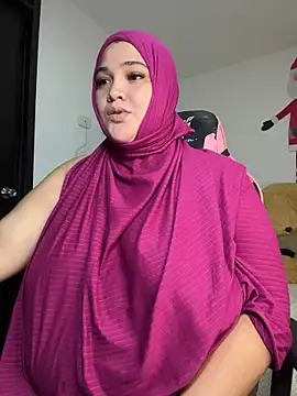 Snapshot of sweetmuslim01 chatting on December 19, 1:07 am sweetmuslim01 online show from December 19, 1:07 am