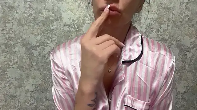 Angelinaa19 online show from April 12, 3:28 pm