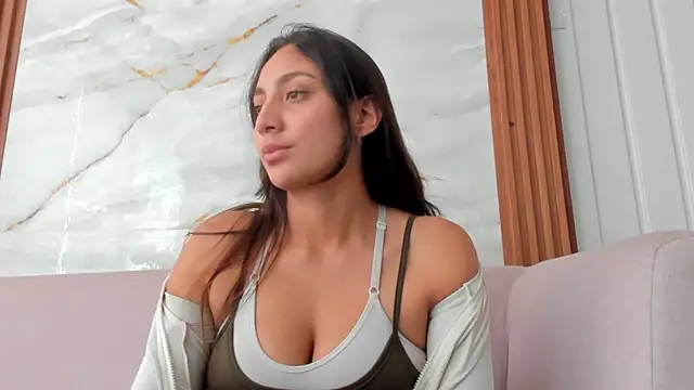 Snapshot of LilyGarcia chatting on June 8, 9:26 pm LilyGarcia online show from June 8, 9:26 pm