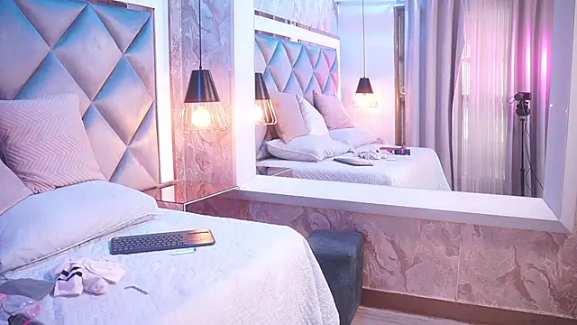 crystal gilton online show from February 12, 7:09 pm