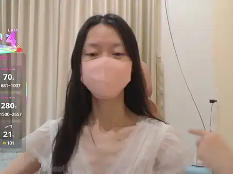 Lil-Cherries online show from November 16, 3:45 am