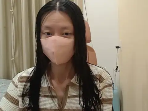 Lil-Cherries online show from January 8, 3:25 pm