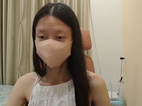 Lil-Cherries online show from January 18, 5:28 pm