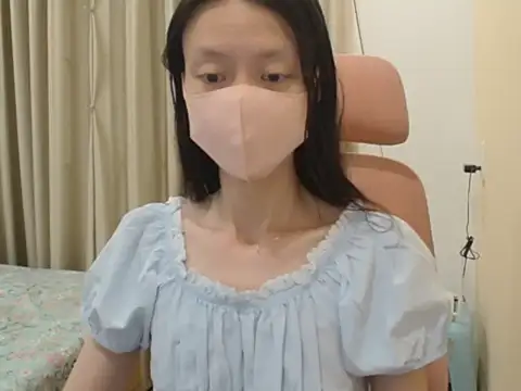 Lil-Cherries online show from February 25, 1:10 pm