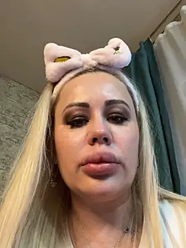 MonnyStef online show from February 14, 12:51 am