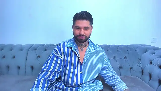 Snapshot of alexandermoris chatting on December 18, 2:34 pm alexandermoris online show from December 18, 2:34 pm