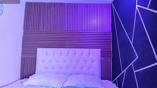 ZarinaWynne online show from April 3, 1:09 pm