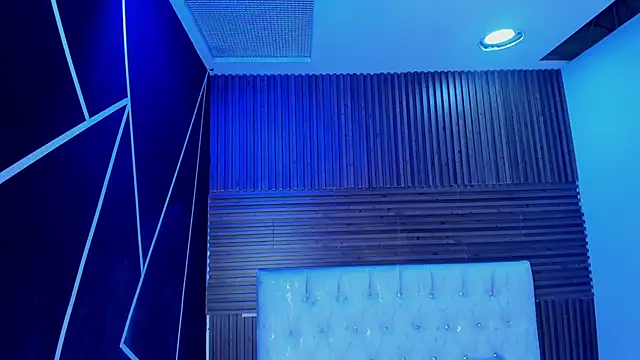 ZarinaWynne online show from April 9, 1:05 pm