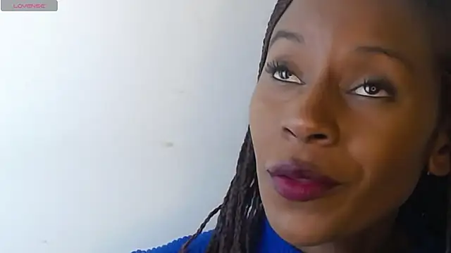 Aliis Love online show from December 19, 11:01 pm