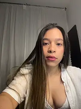 Snapshot of Lys_rose chatting on November 13, 5:39 am Lys rose online show from November 13, 5:39 am