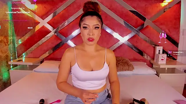 Lily Queen30 online show from December 5, 7:54 pm