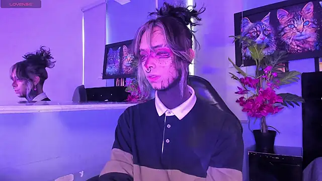 luxiel  online show from November 19, 8:42 pm