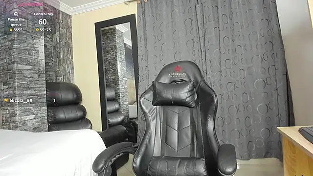 MilfBrenda online show from December 3, 8:18 pm