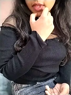 Sexy Divya   online show from March 11, 5:57 am